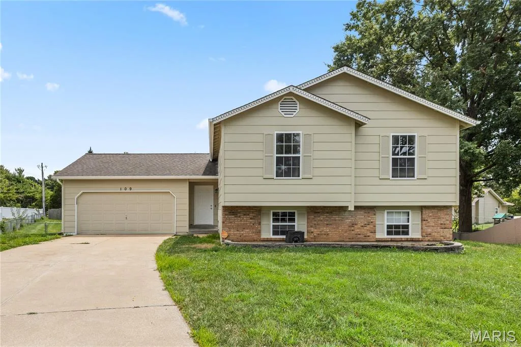 109 Golden Harvest Court, St Peters, MO 63376 — listing photo 1 of 32