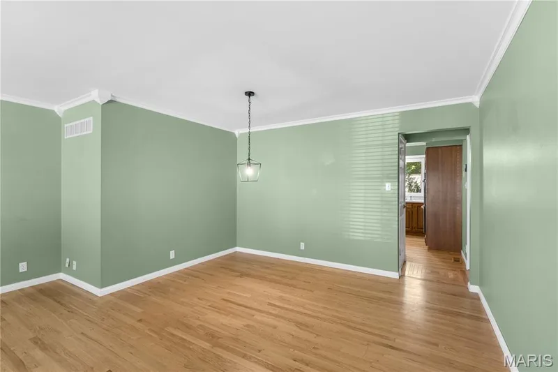 7 Greymore Drive, Chesterfield, MO 63017 — listing photo 10 of 26