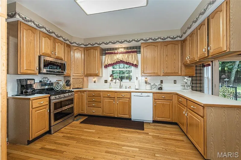 868 Natchez Drive, St Charles, MO 63303 — listing photo 14 of 63