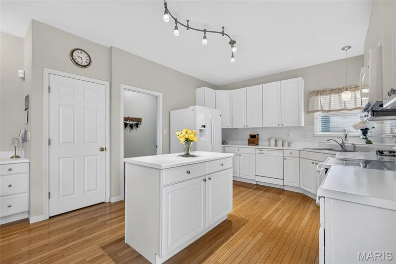 351 Briar Creek Court, St Charles, MO 63304 — listing photo 11 of 48