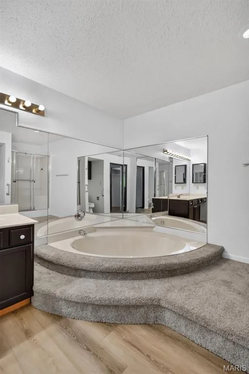 PRIMARY BATH — 1440 Heritage Landing #201, St Charles, MO 63303