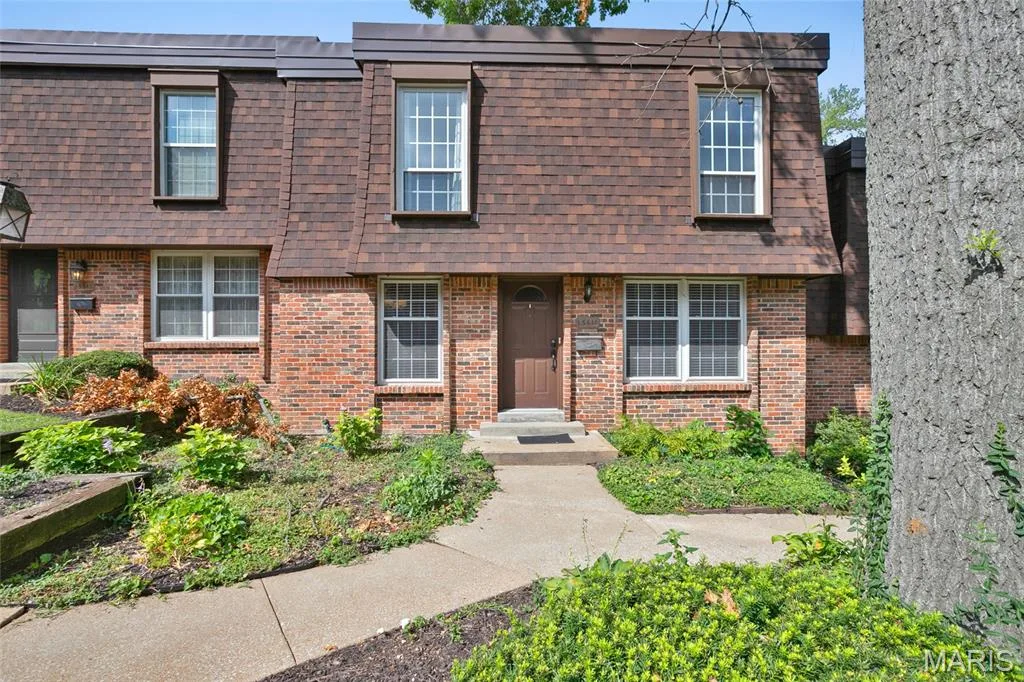 13511 Coliseum Drive, Chesterfield, MO 63017 — listing photo 1 of 55