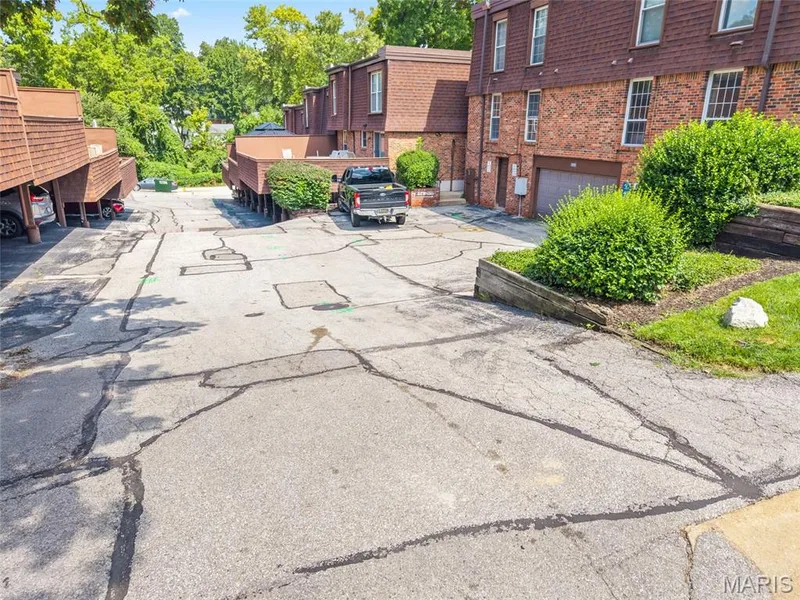 13511 Coliseum Drive, Chesterfield, MO 63017 — listing photo 43 of 55