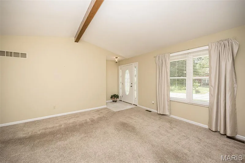 4209 Chisholm Trail Drive, St Charles, MO 63304 — listing photo 5 of 27