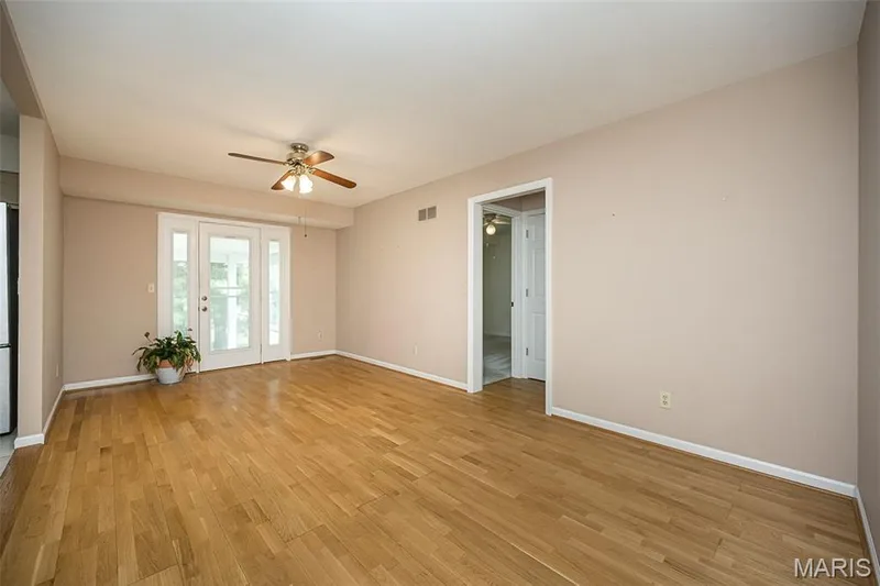 4209 Chisholm Trail Drive, St Charles, MO 63304 — listing photo 6 of 27
