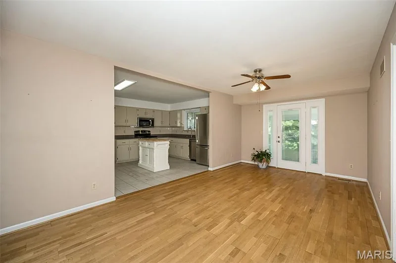 4209 Chisholm Trail Drive, St Charles, MO 63304 — listing photo 7 of 27