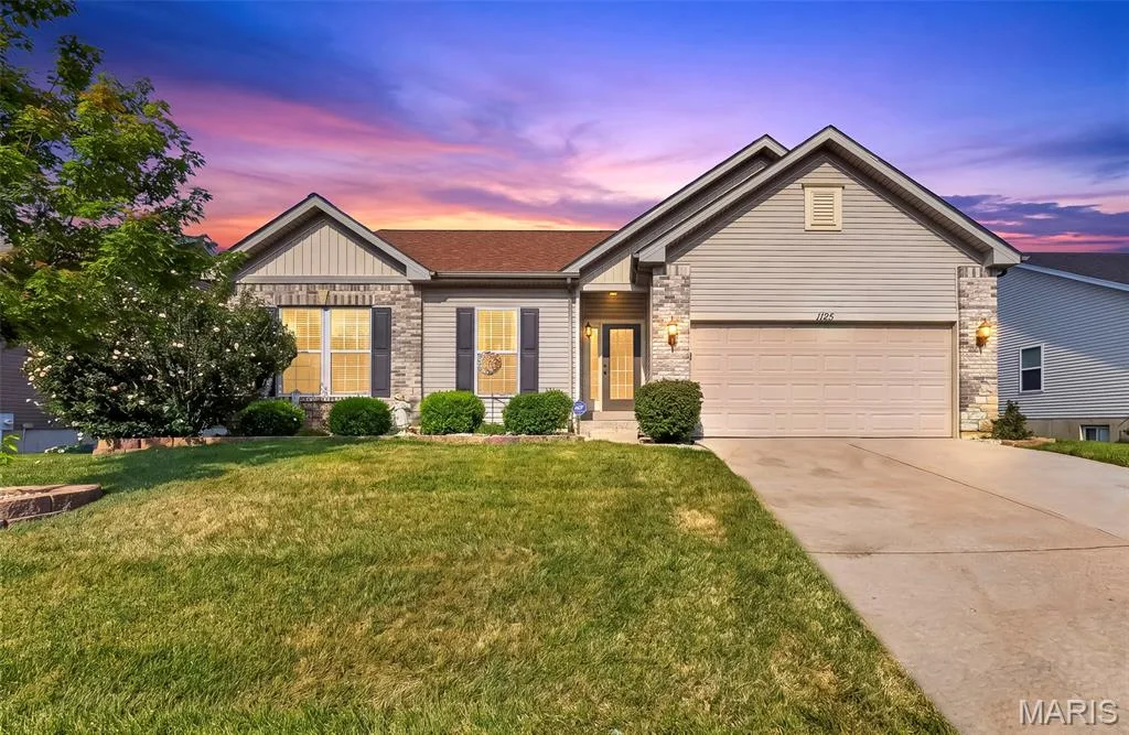 Welcome to 1125 Crystal Creek Pkwy.  In the Wentzville (Holt High School) School District. — 1125 Crystal Creek Parkway, Wentzville, MO 63385