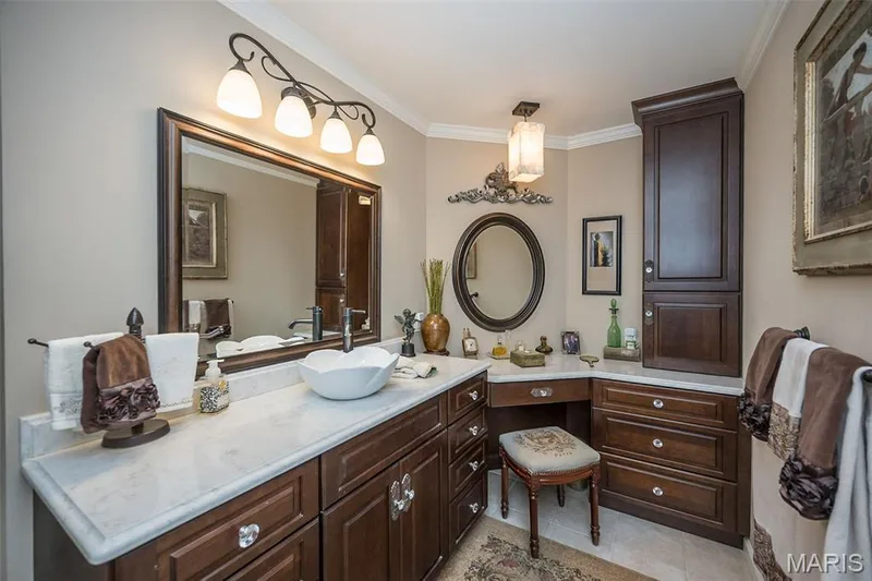 1512 Bedford Forge Court #19, Chesterfield, MO 63017 — listing photo 18 of 36
