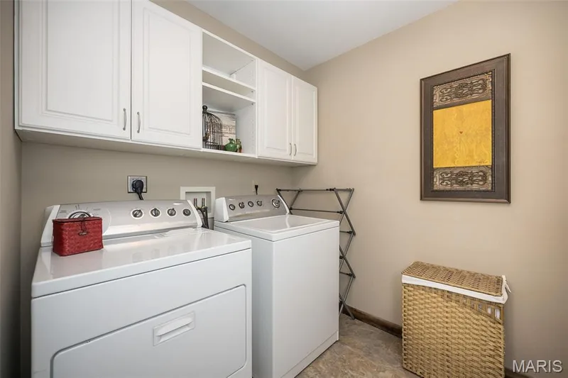 In unit washer dryer are full sized and stay — 1512 Bedford Forge Court #19, Chesterfield, MO 63017