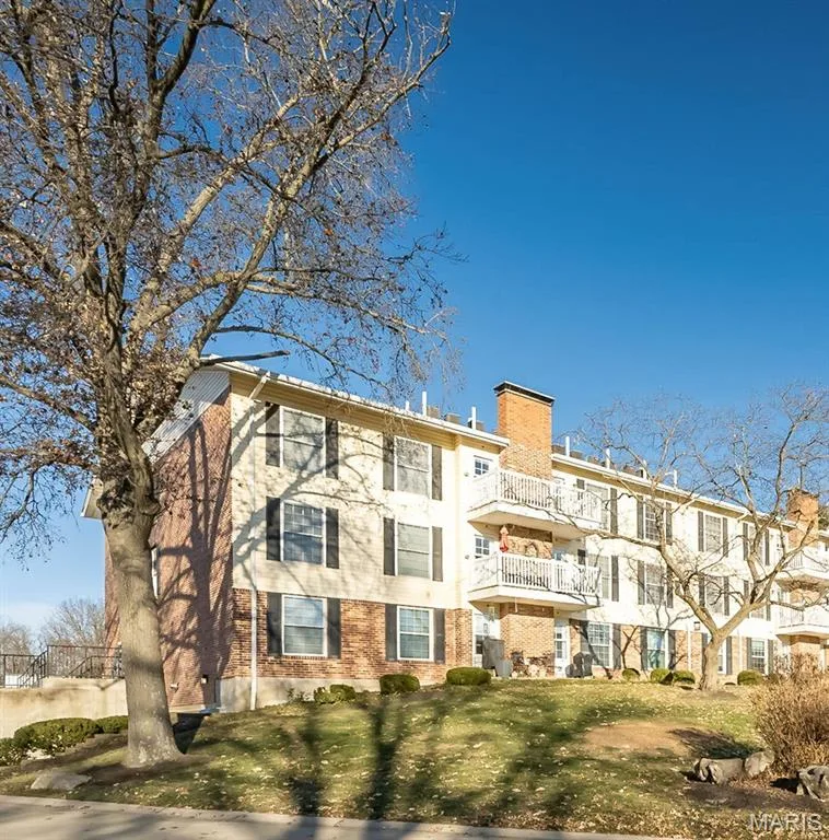 Rear view of building, with unit on the 3rd floor — 1512 Bedford Forge Court #19, Chesterfield, MO 63017