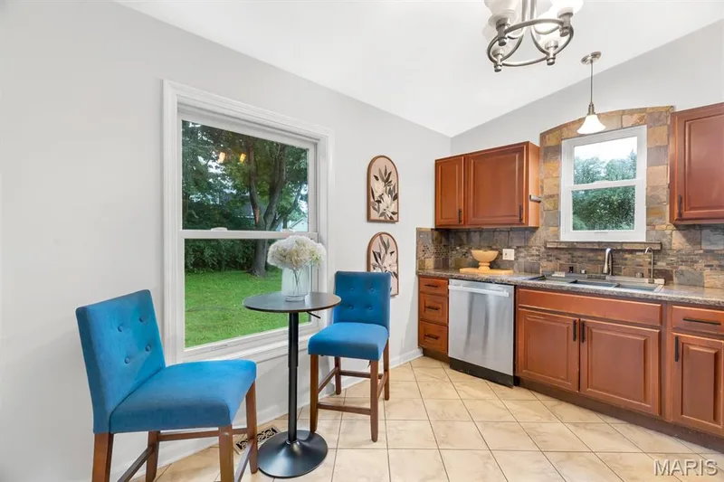324 Westminster Drive, St Peters, MO 63376 — listing photo 9 of 31