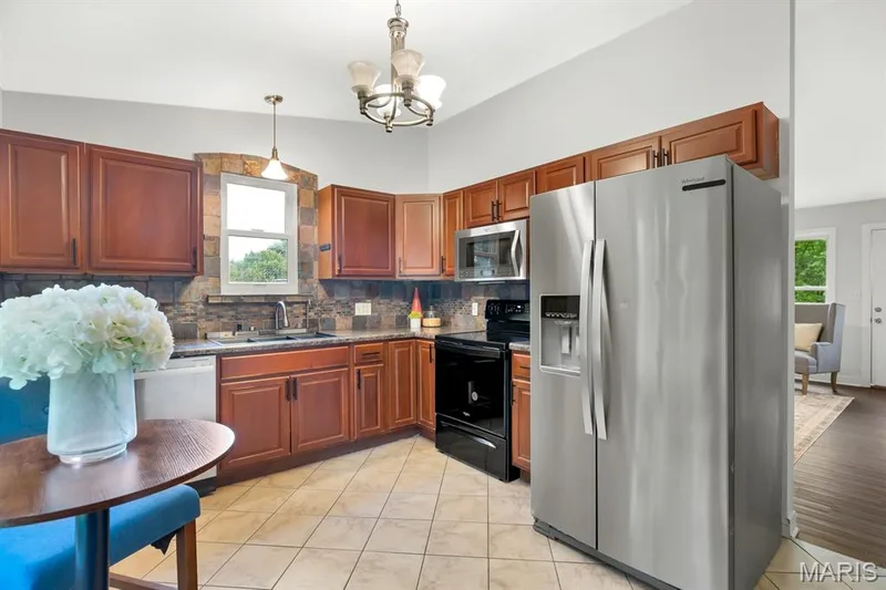 324 Westminster Drive, St Peters, MO 63376 — listing photo 10 of 31