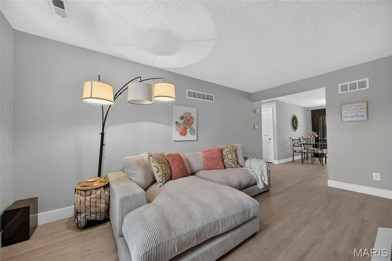 31 Delray #E, St Peters, MO 63376 — listing photo 3 of 26