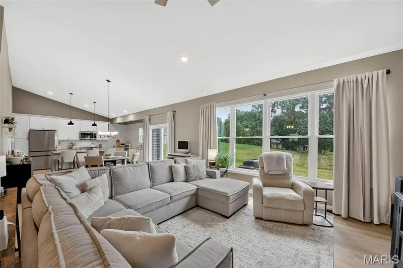 1001 Patricia Ann Drive, Wentzville, MO 63385 — listing photo 5 of 49