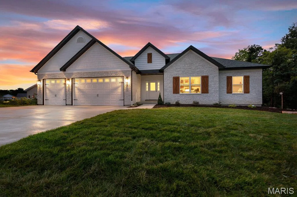 8 Highland Place, Wentzville, MO 63385 — listing photo 1 of 75