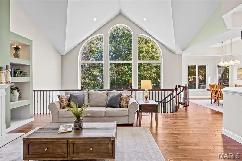 2746 Wynncrest Manor Drive, Wildwood, MO 63005 — listing photo 4 of 36