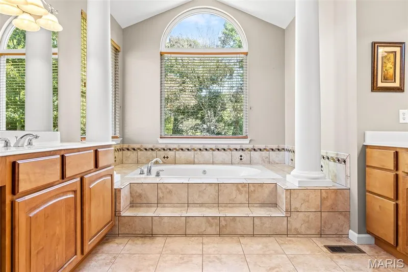 2746 Wynncrest Manor Drive, Wildwood, MO 63005 — listing photo 15 of 36