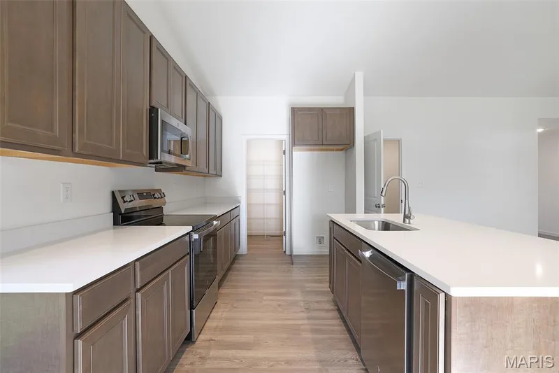 102 Windrow Drive, O'Fallon, MO 63385 — listing photo 7 of 22