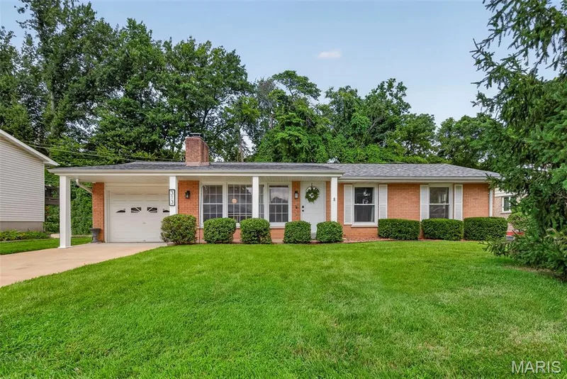 313 Elmhurst Drive, St Charles, MO 63301 — listing photo 2 of 59