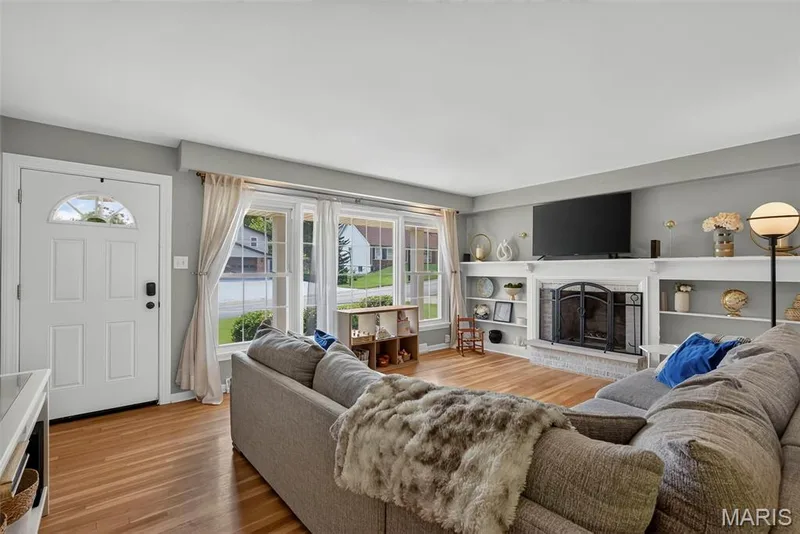 313 Elmhurst Drive, St Charles, MO 63301 — listing photo 5 of 59