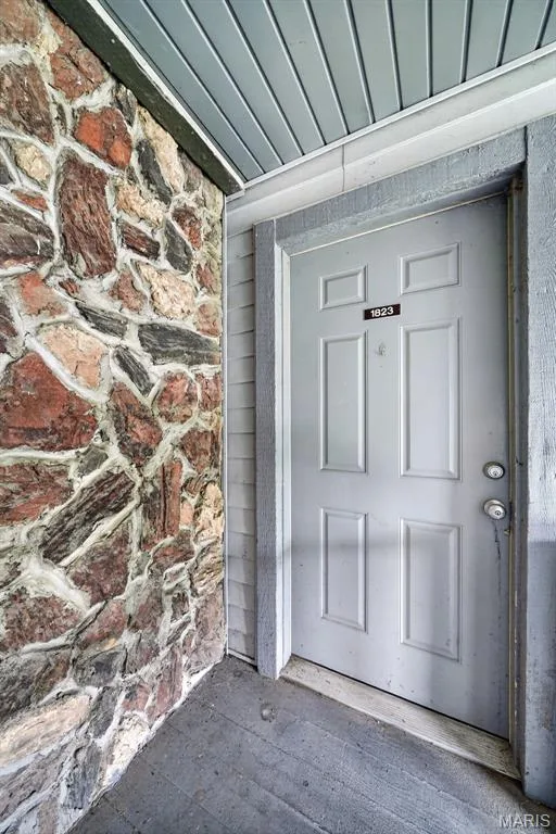 2 entrance ways available — 1823 Gascony Parc Drive #1823, Lake St. Louis, MO 63367