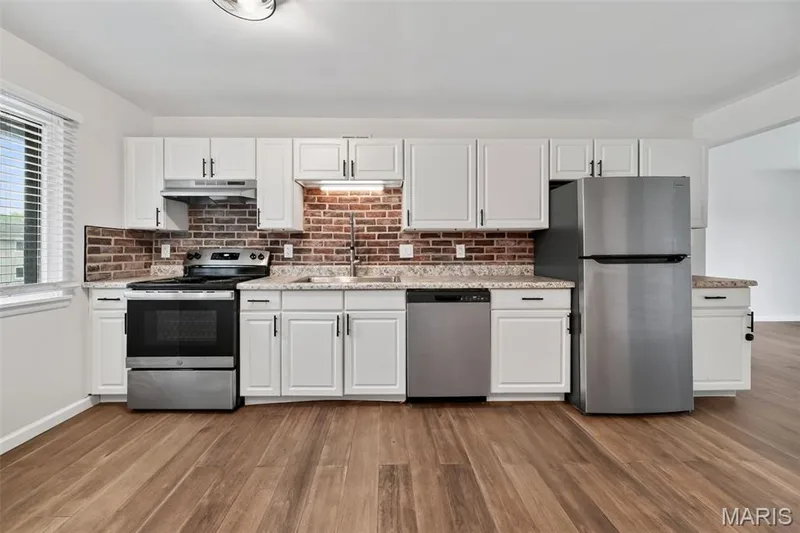 1823 Gascony Parc Drive #1823, Lake St. Louis, MO 63367 — listing photo 9 of 23