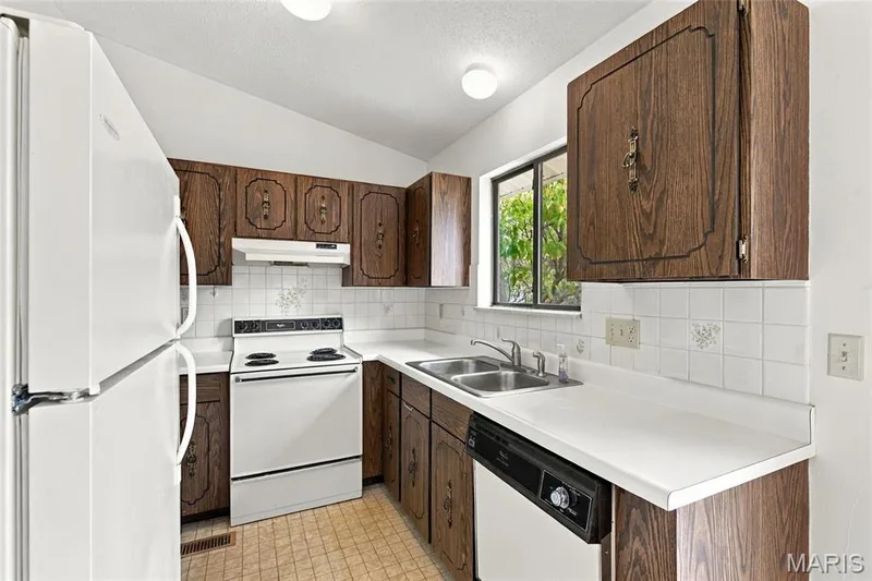 1353 Great Warrior Drive, O'Fallon, MO 63366 — listing photo 7 of 19