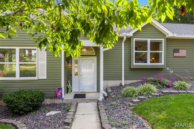 3946 Rhine Court, St Charles, MO 63304 — listing photo 2 of 32