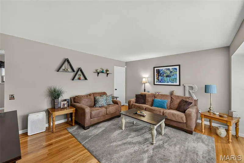 3210 Catesby Lane, St Charles, MO 63301 — listing photo 4 of 25