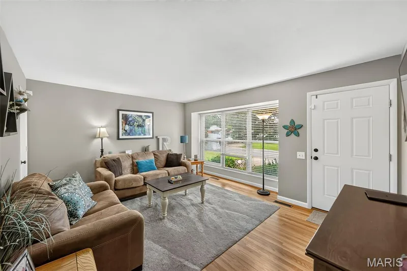 3210 Catesby Lane, St Charles, MO 63301 — listing photo 5 of 25