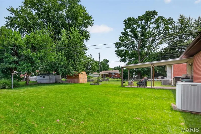 Spacious fenced in yard! — 3210 Catesby Lane, St Charles, MO 63301