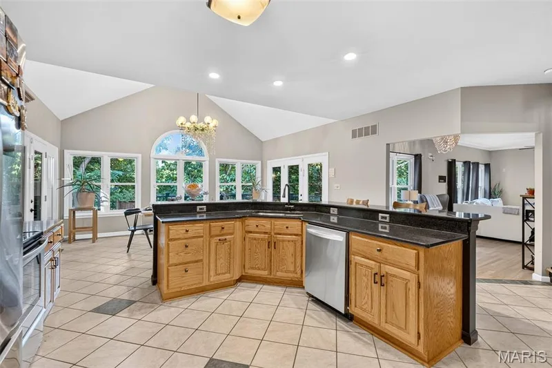 3471 Brookwood Circle, St Charles, MO 63301 — listing photo 16 of 53