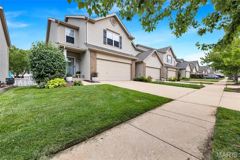 225 Shady Rock Lane, O'Fallon, MO 63368 — listing photo 5 of 43