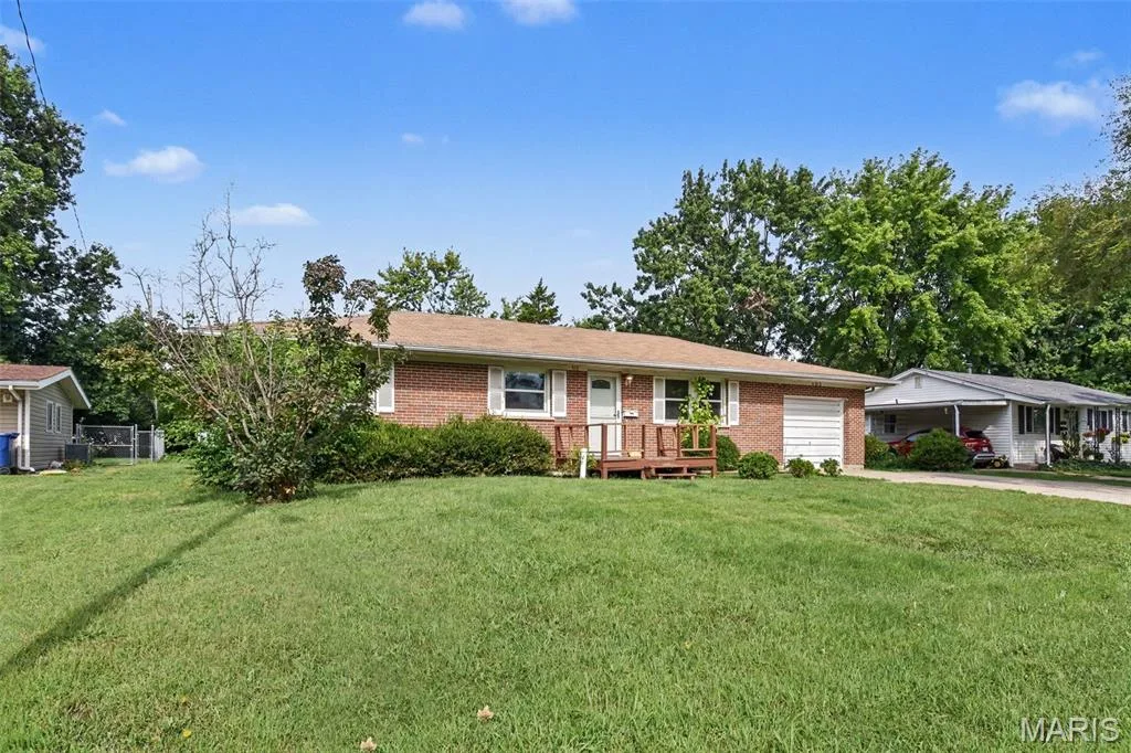 513 Kent Drive, Wentzville, MO 63385 — listing photo 1 of 25