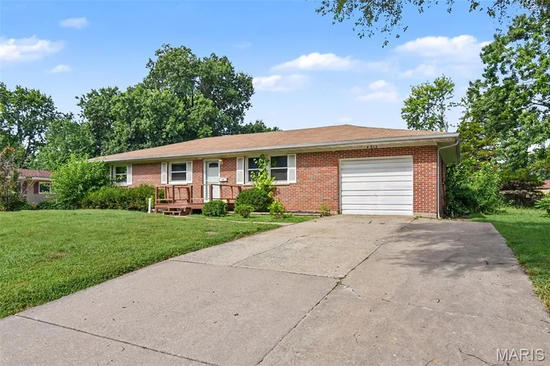 513 Kent Drive, Wentzville, MO 63385 — listing photo 2 of 25