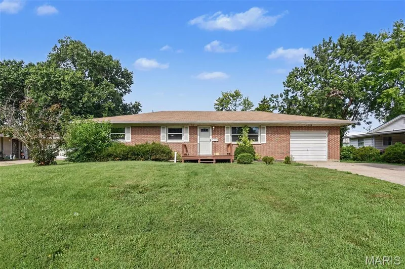 513 Kent Drive, Wentzville, MO 63385 — listing photo 3 of 25
