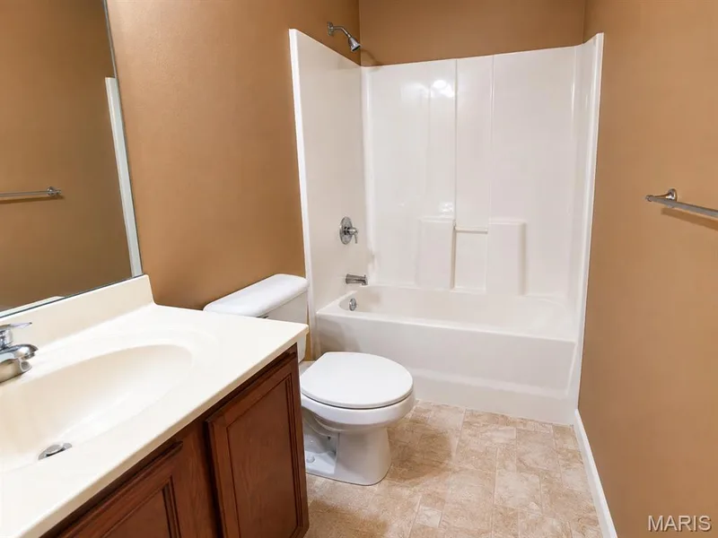 620 Grayhawk Circle, Wentzville, MO 63385 — listing photo 14 of 20