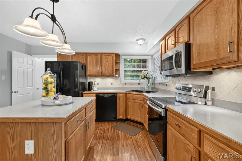 307 Camilla Drive, O'Fallon, MO 63366 — listing photo 16 of 41