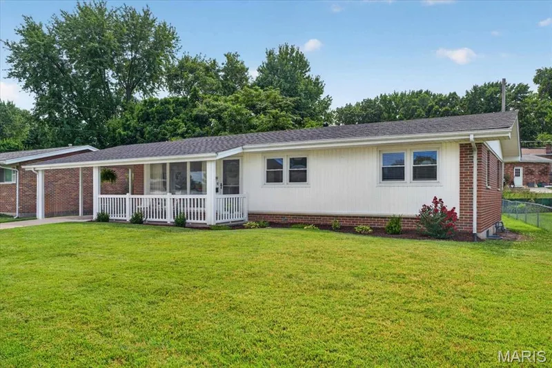 2609 W Adams Street, St Charles, MO 63301 — listing photo 3 of 30
