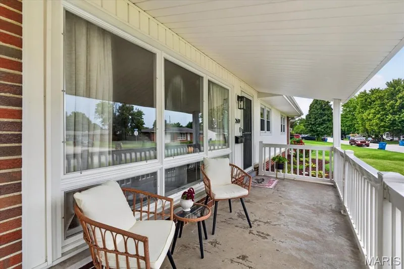 2609 W Adams Street, St Charles, MO 63301 — listing photo 4 of 30