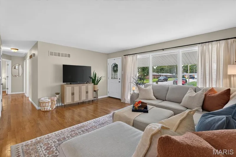 2609 W Adams Street, St Charles, MO 63301 — listing photo 5 of 30