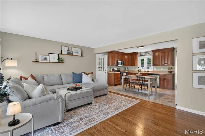 2609 W Adams Street, St Charles, MO 63301 — listing photo 6 of 30