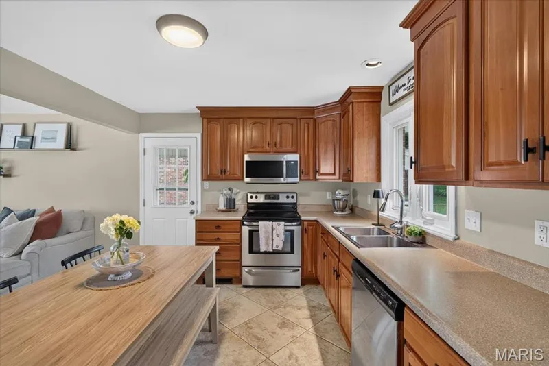 2609 W Adams Street, St Charles, MO 63301 — listing photo 11 of 30