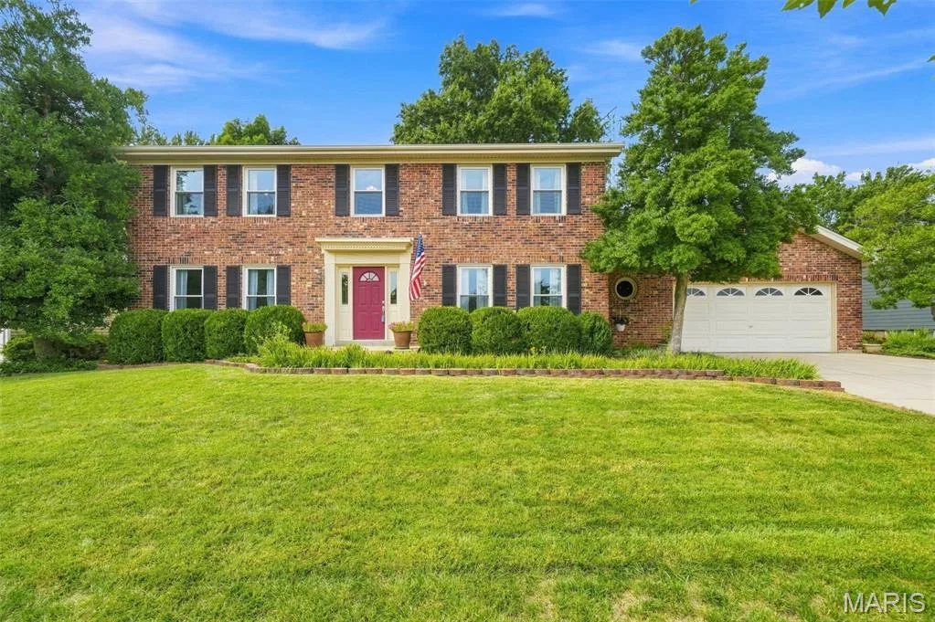 15011 Ridge Lake Drive, Chesterfield, MO 63017 — listing photo 1 of 29
