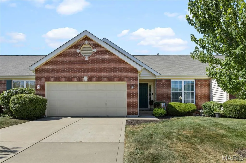 25 Turtle Creek Villas Drive, O'Fallon, MO 63366 — listing photo 1 of 37