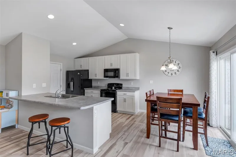 223 Westhaven Circle Drive, Wentzville, MO 63385 — listing photo 7 of 28
