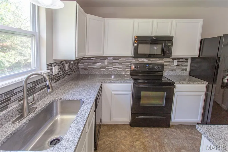 1318 Forest Way Drive, Wentzville, MO 63385 — listing photo 5 of 18