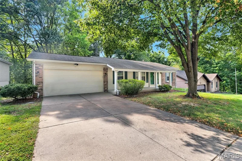 757 Millwood Drive, St Peters, MO 63376 — listing photo 3 of 30