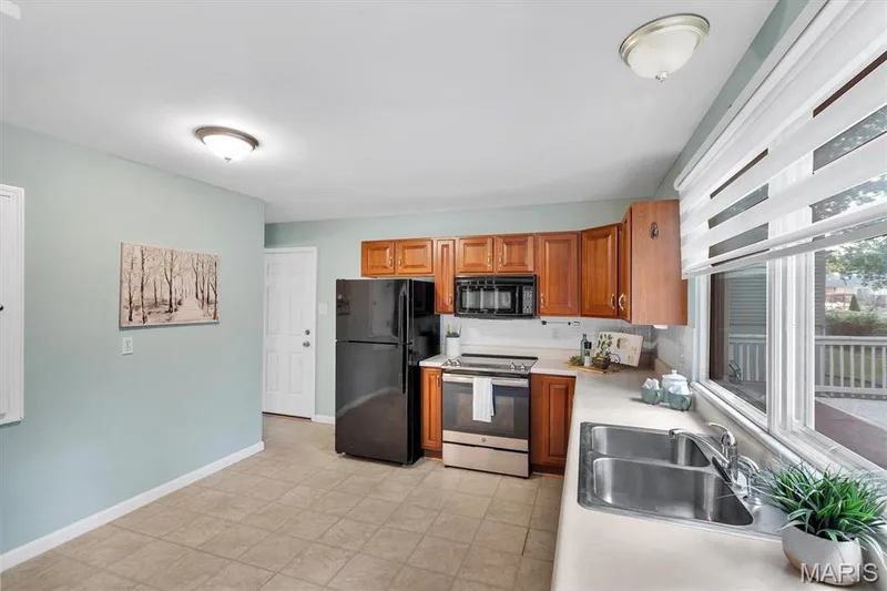 757 Millwood Drive, St Peters, MO 63376 — listing photo 9 of 30