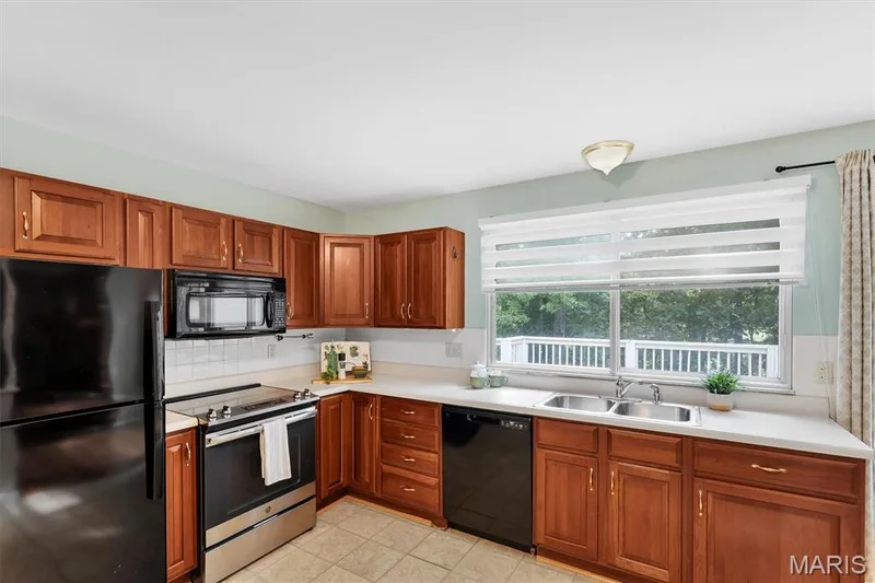 757 Millwood Drive, St Peters, MO 63376 — listing photo 10 of 30